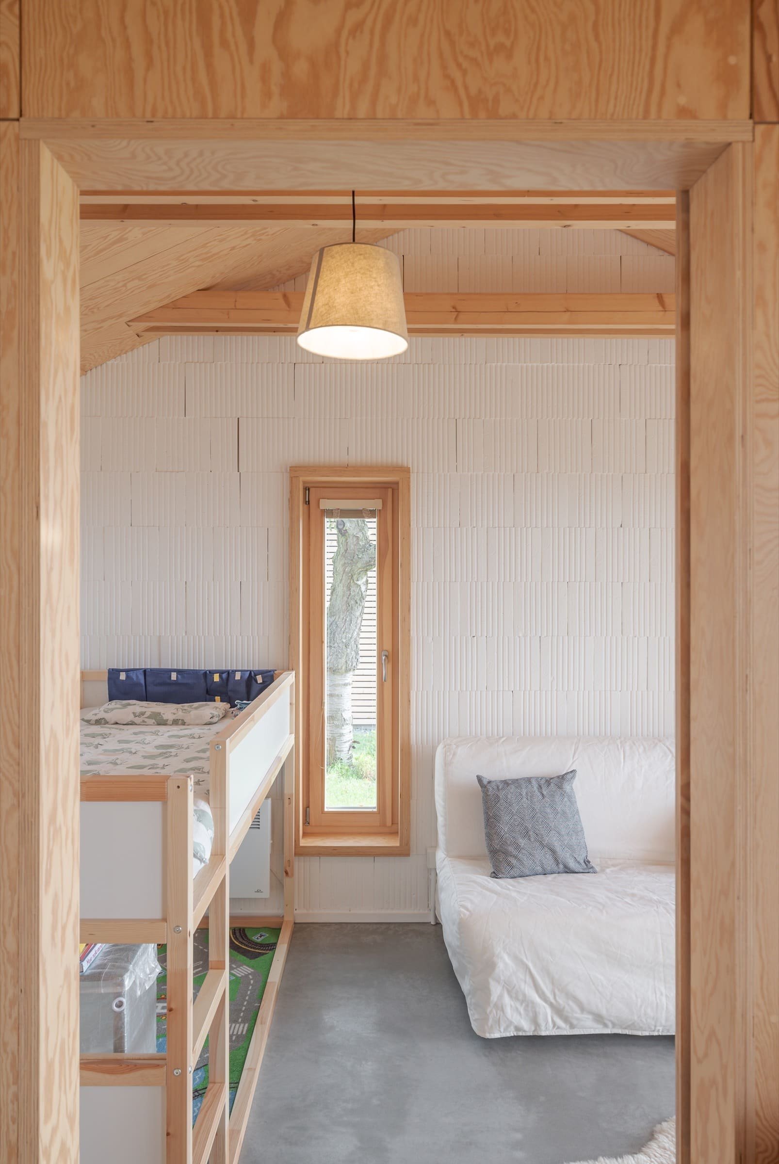 Rekreační domek vdechl zapomenuté zahradě nový život