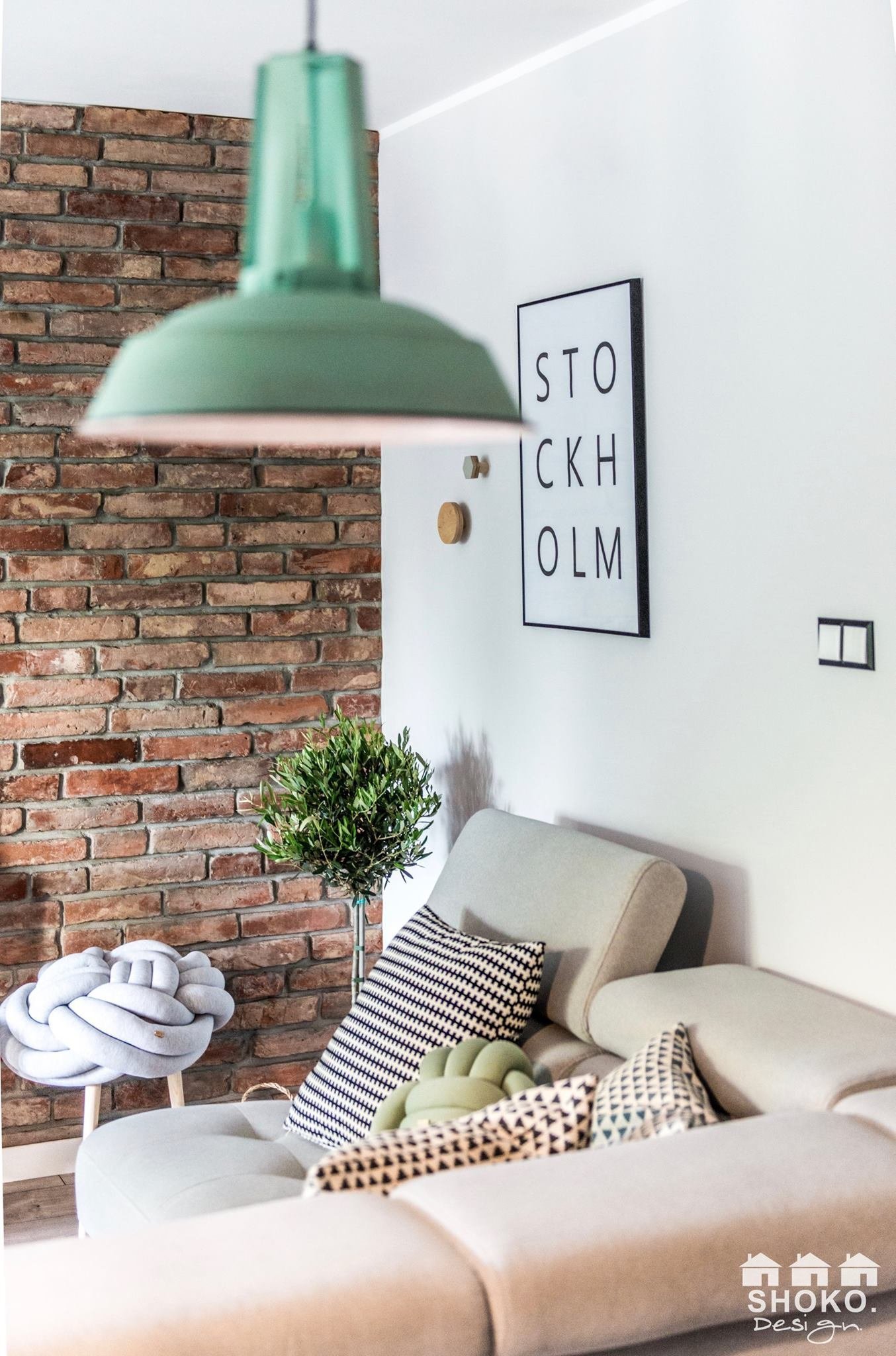 Retro se skandinávskými prvky a růžovými akcenty