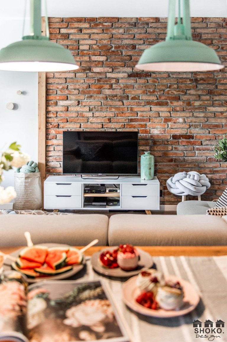 Retro se skandinávskými prvky a růžovými akcenty