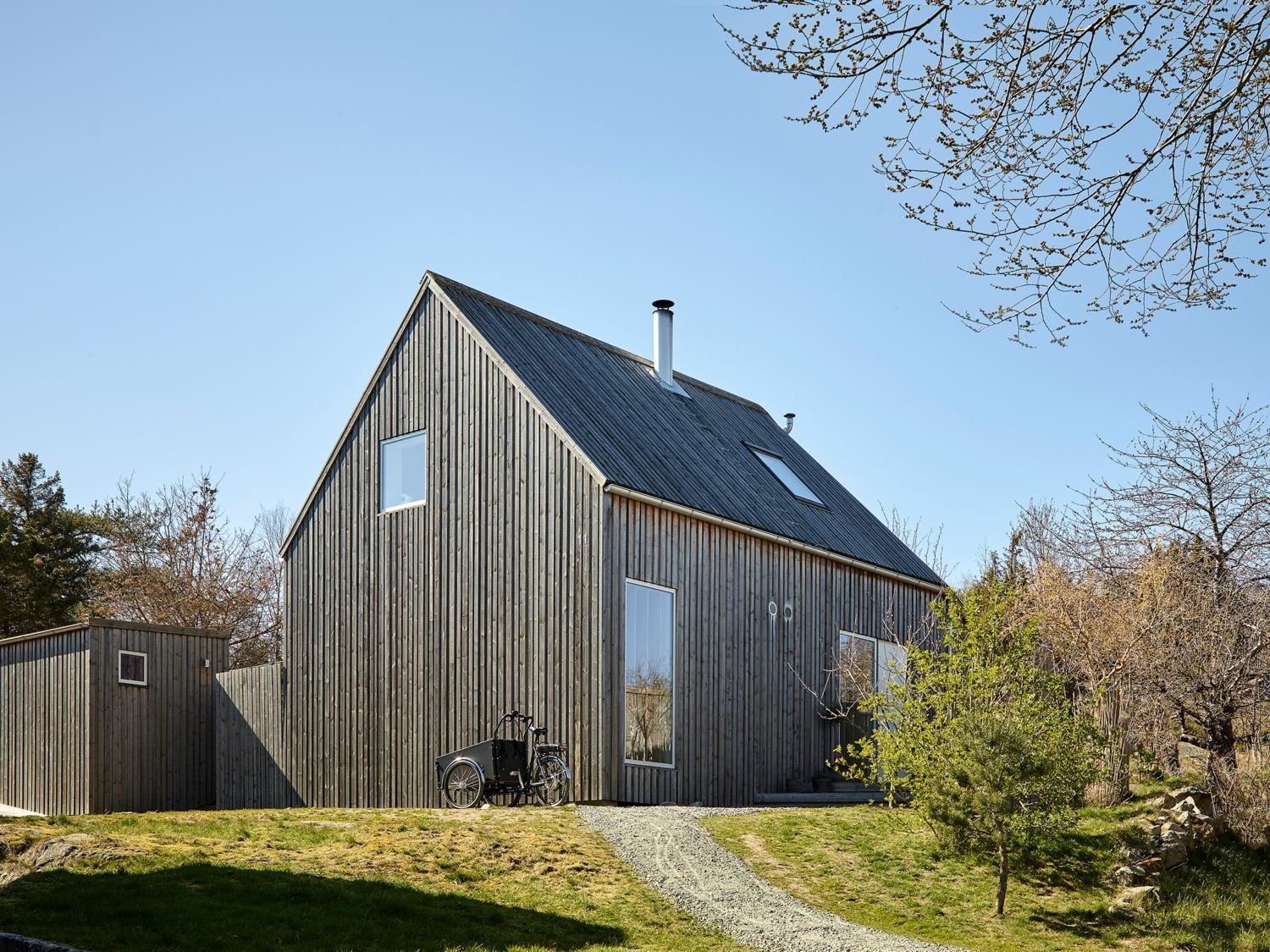 Severská borovice v hlavní roli moderní dřevostavby