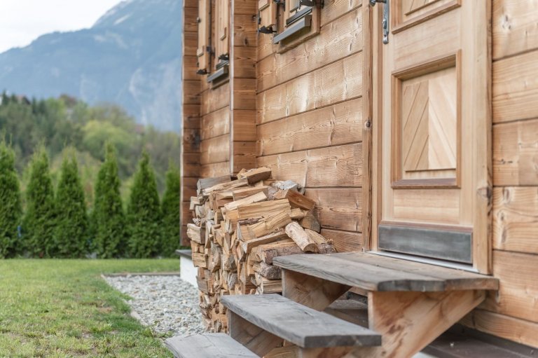 Tradiční alpská roubenka s moderní tváří