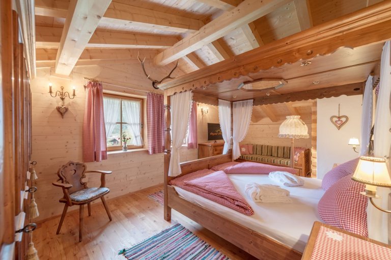 Tradiční alpská roubenka s moderní tváří