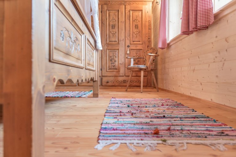 Tradiční alpská roubenka s moderní tváří