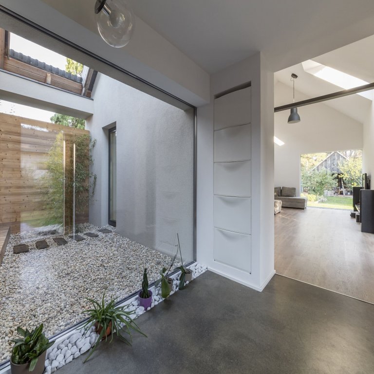 Ze starého stavení má moderní venkovský dům