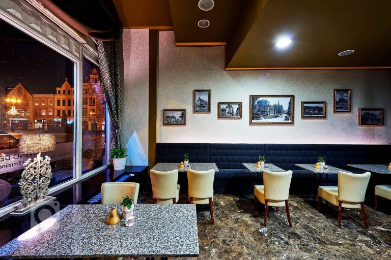 add picture to album