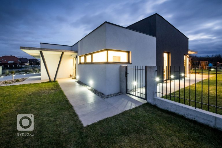 add picture to album