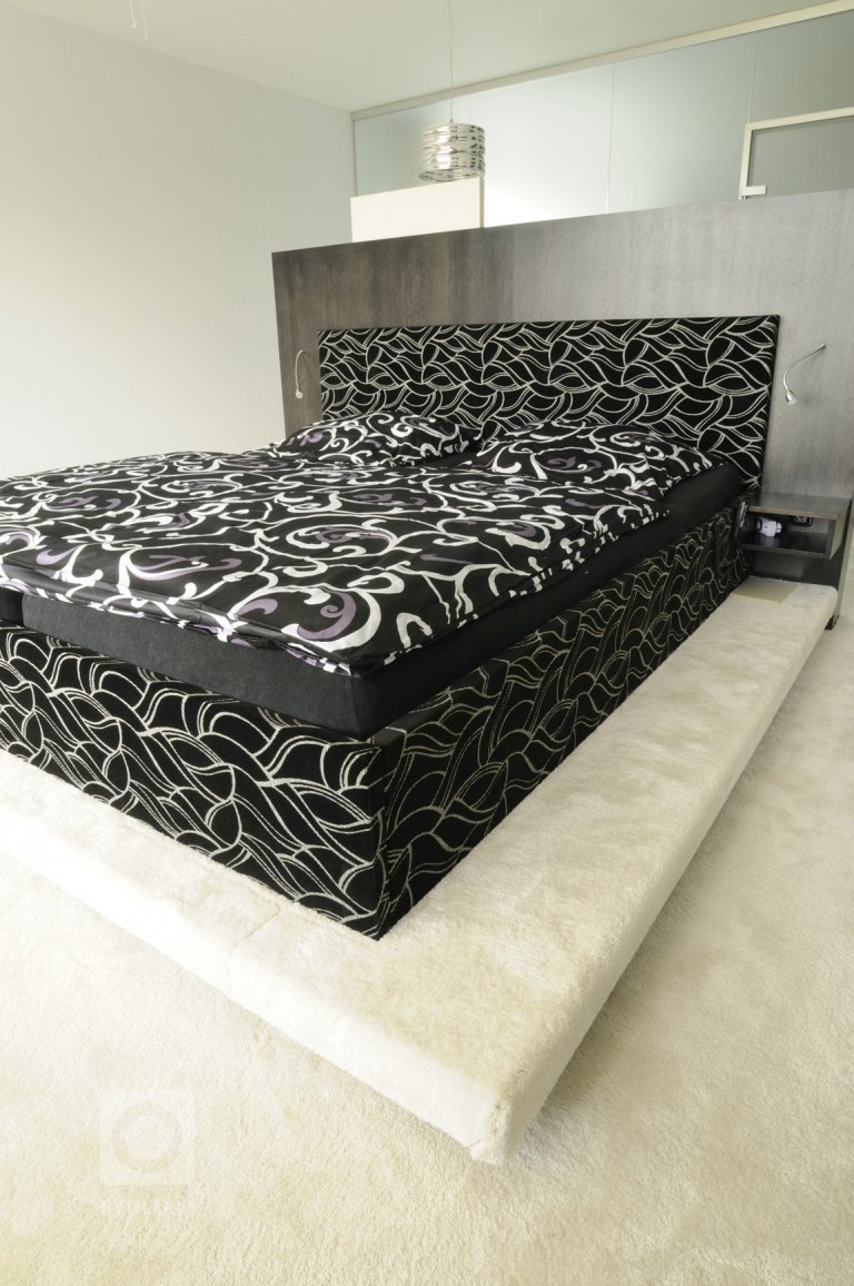 add picture to album