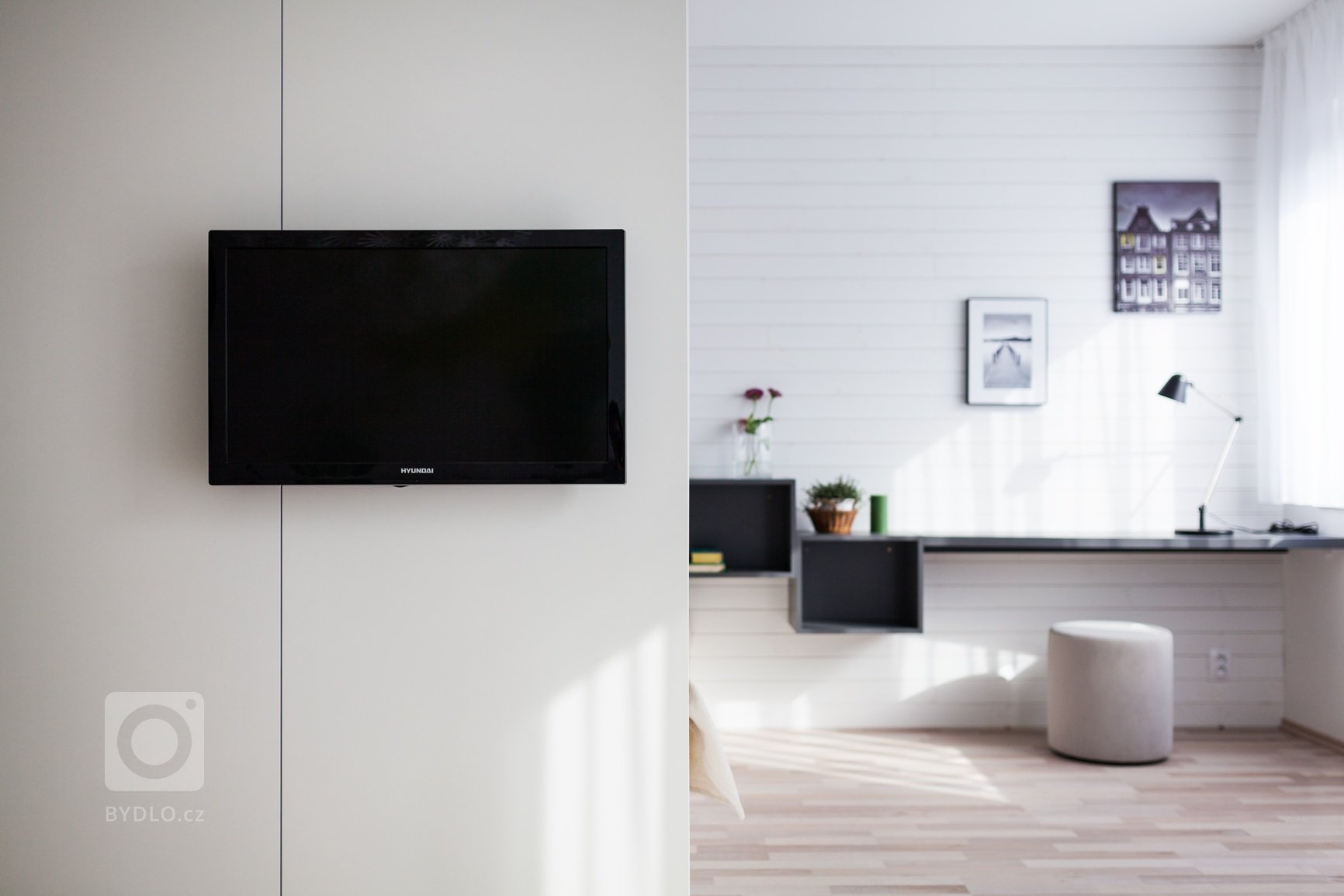 Nový bytový komplex v&nbsp;brněnské Slatině nabídnul množství holých bytů, z&nbsp;nichž jsme jeden oblékli do severského stylu.&nbsp;

Měli jsme navrhnout a…