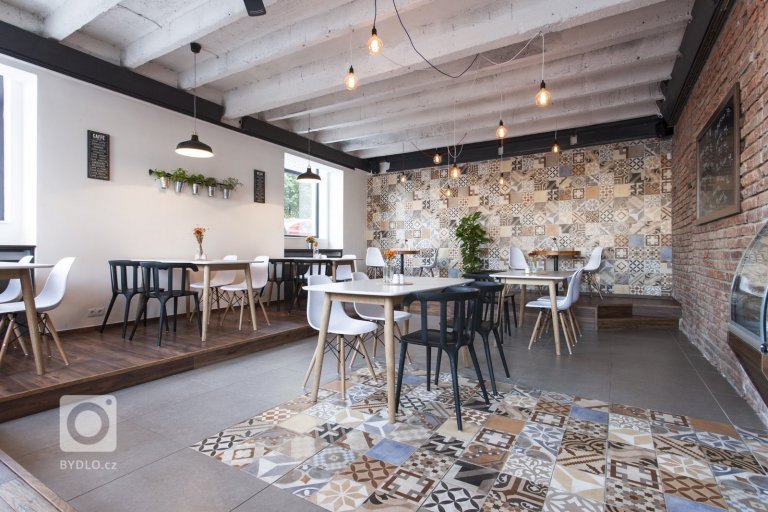 add picture to album