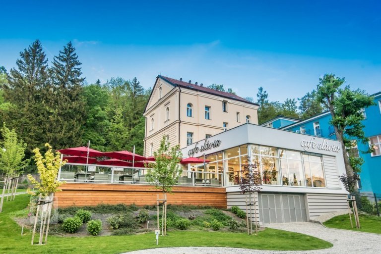 add picture to album