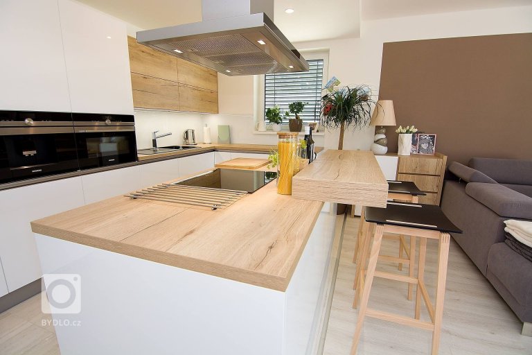 add picture to album