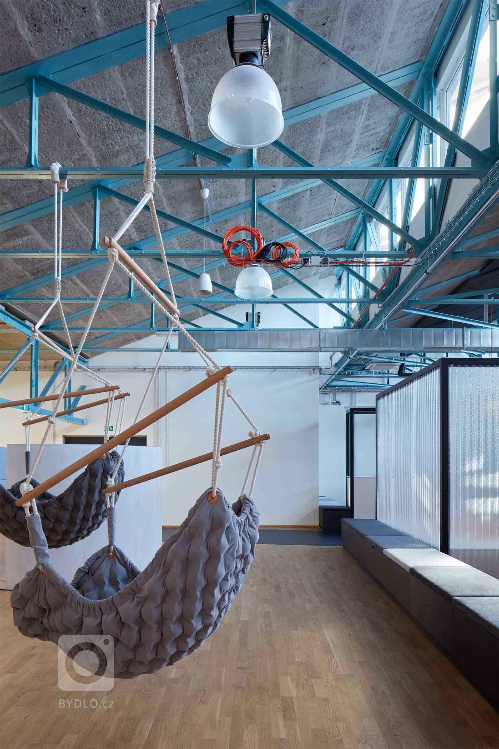 Ocenění Kanceláře roku 2018


Jak skloubit německou preciznost a českou živelnost? Nové administrativní prostory pro pražskou pobočku jedné z největších…