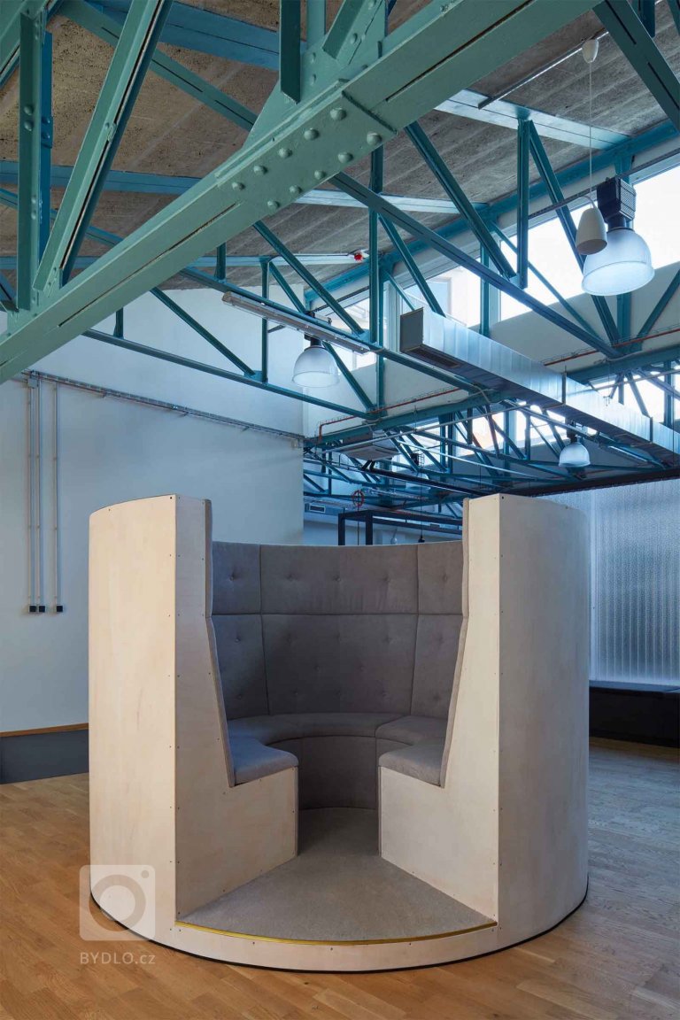 add picture to album