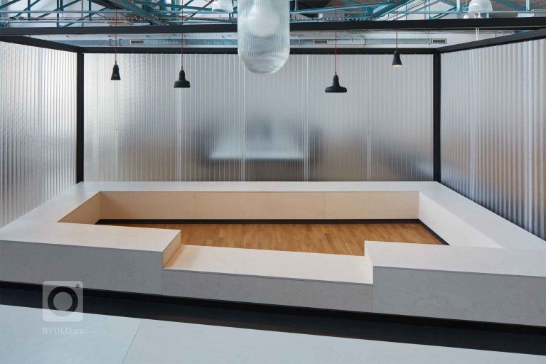 add picture to album