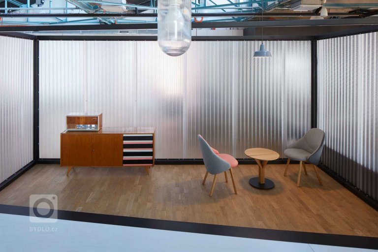 add picture to album