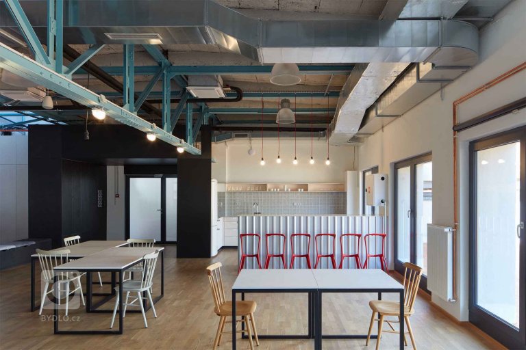 add picture to album