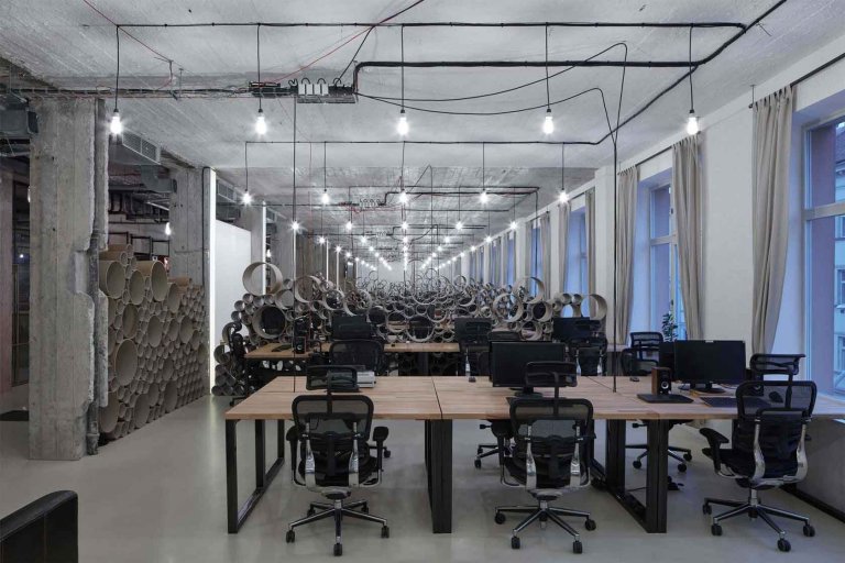 Ocenění Kanceláře roku 2017

Přestěhovat za pouhé tři měsíce komunikační agenturu Czech Promotion ze slavné Winternitzovy vily do nerekonstruovaných prostor…