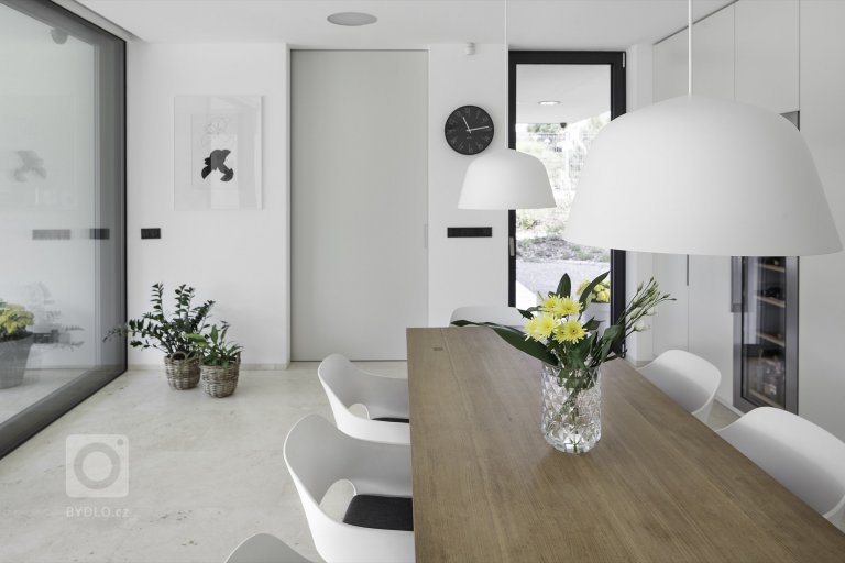 add picture to album