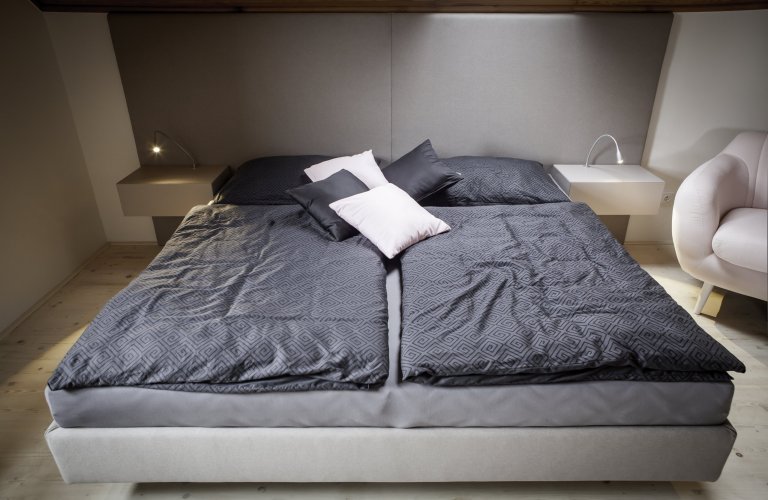 Vše začalo požadavkem na nábytek do koupelny. Nakonec LE BON navrhl a realizoval kompletní interiér. Protože v tomto domě byla už řada prvků, jako podlahy,…