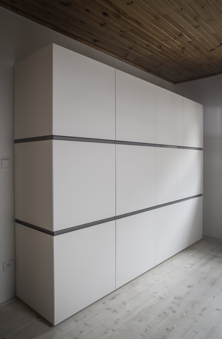 Vše začalo požadavkem na nábytek do koupelny. Nakonec LE BON navrhl a realizoval kompletní interiér. Protože v tomto domě byla už řada prvků, jako podlahy,…