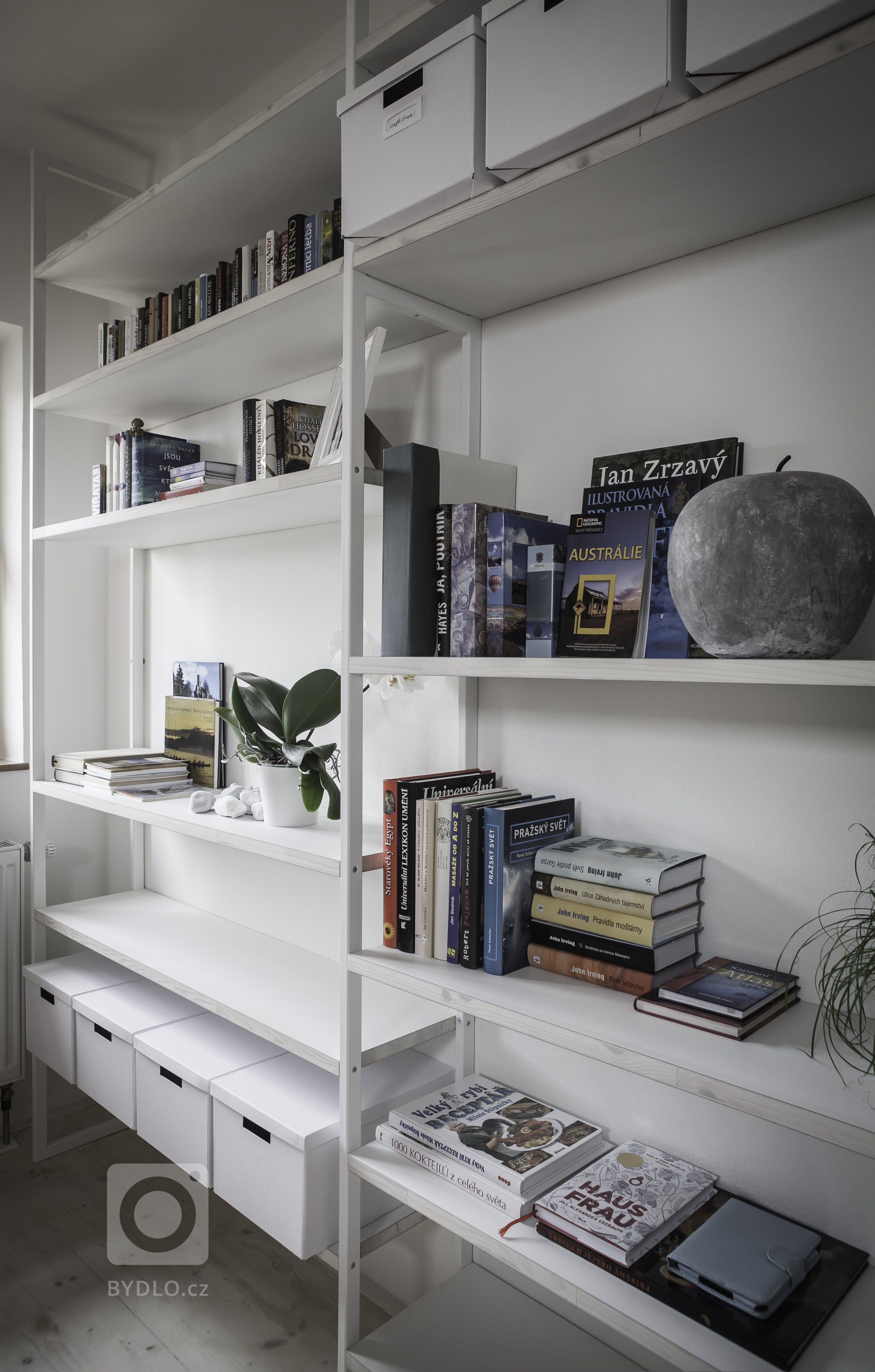 Vše začalo požadavkem na nábytek do koupelny. Nakonec LE BON navrhl a realizoval kompletní interiér. Protože v tomto domě byla už řada prvků, jako podlahy,…