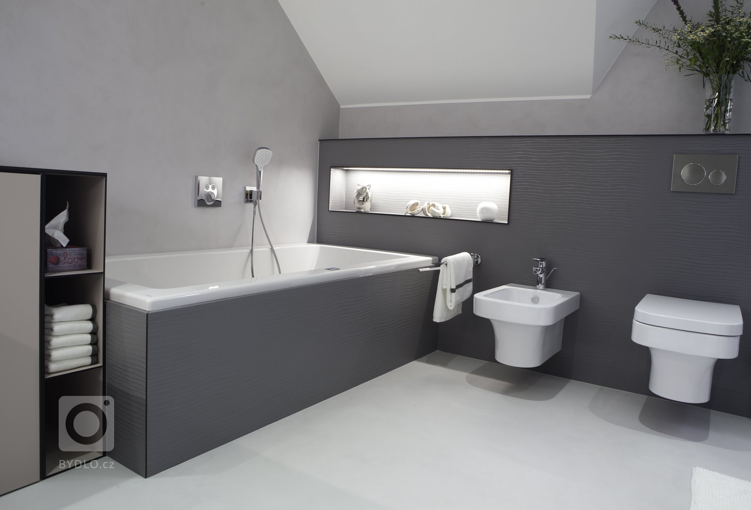 Vše začalo požadavkem na nábytek do koupelny. Nakonec LE BON navrhl a realizoval kompletní interiér. Protože v tomto domě byla už řada prvků, jako podlahy,…