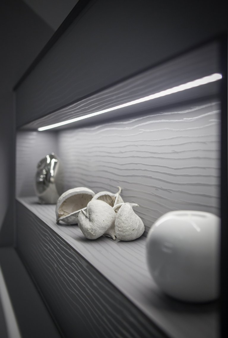 Vše začalo požadavkem na nábytek do koupelny. Nakonec LE BON navrhl a realizoval kompletní interiér. Protože v tomto domě byla už řada prvků, jako podlahy,…