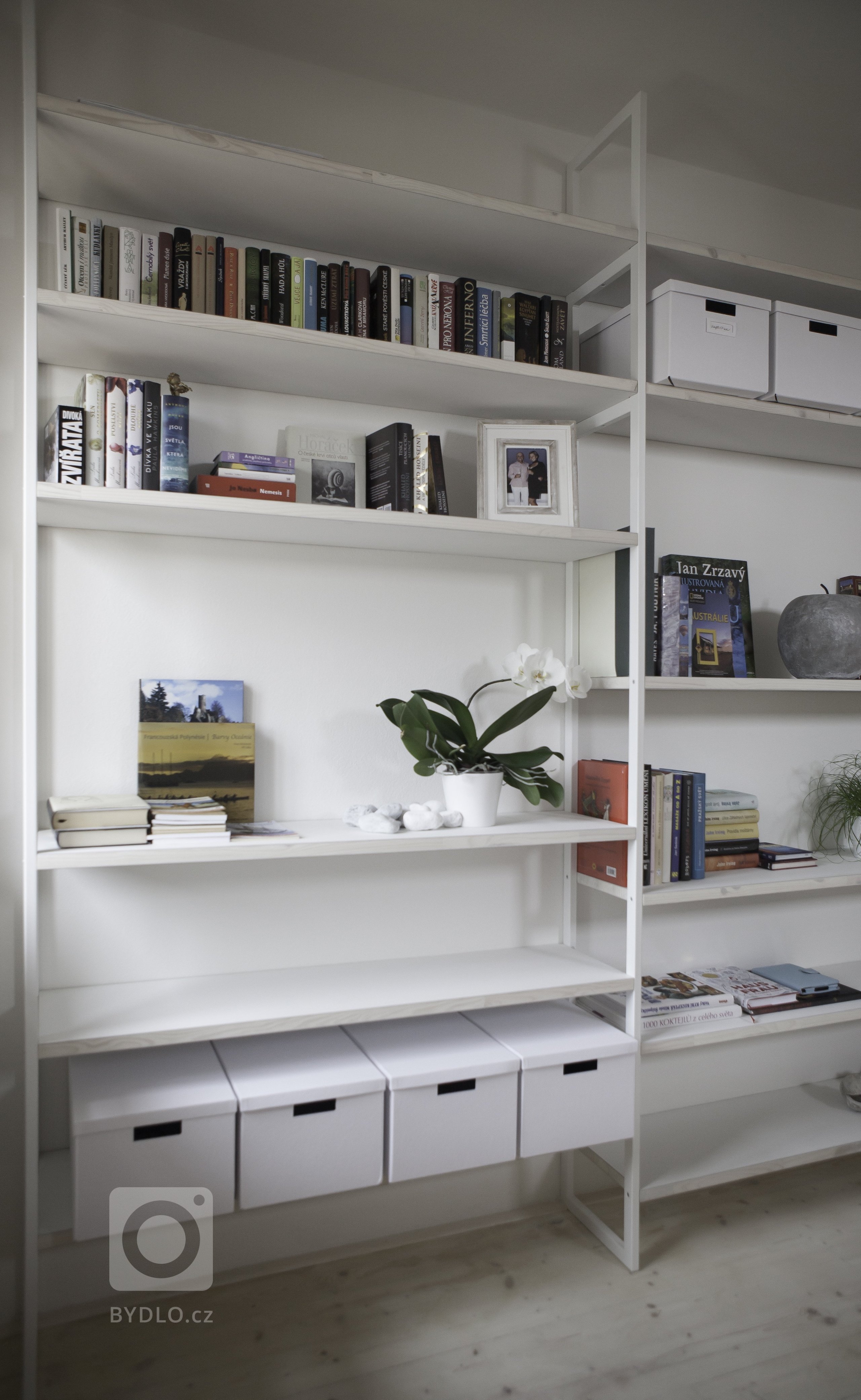 Vše začalo požadavkem na nábytek do koupelny. Nakonec LE BON navrhl a realizoval kompletní interiér. Protože v tomto domě byla už řada prvků, jako podlahy,…