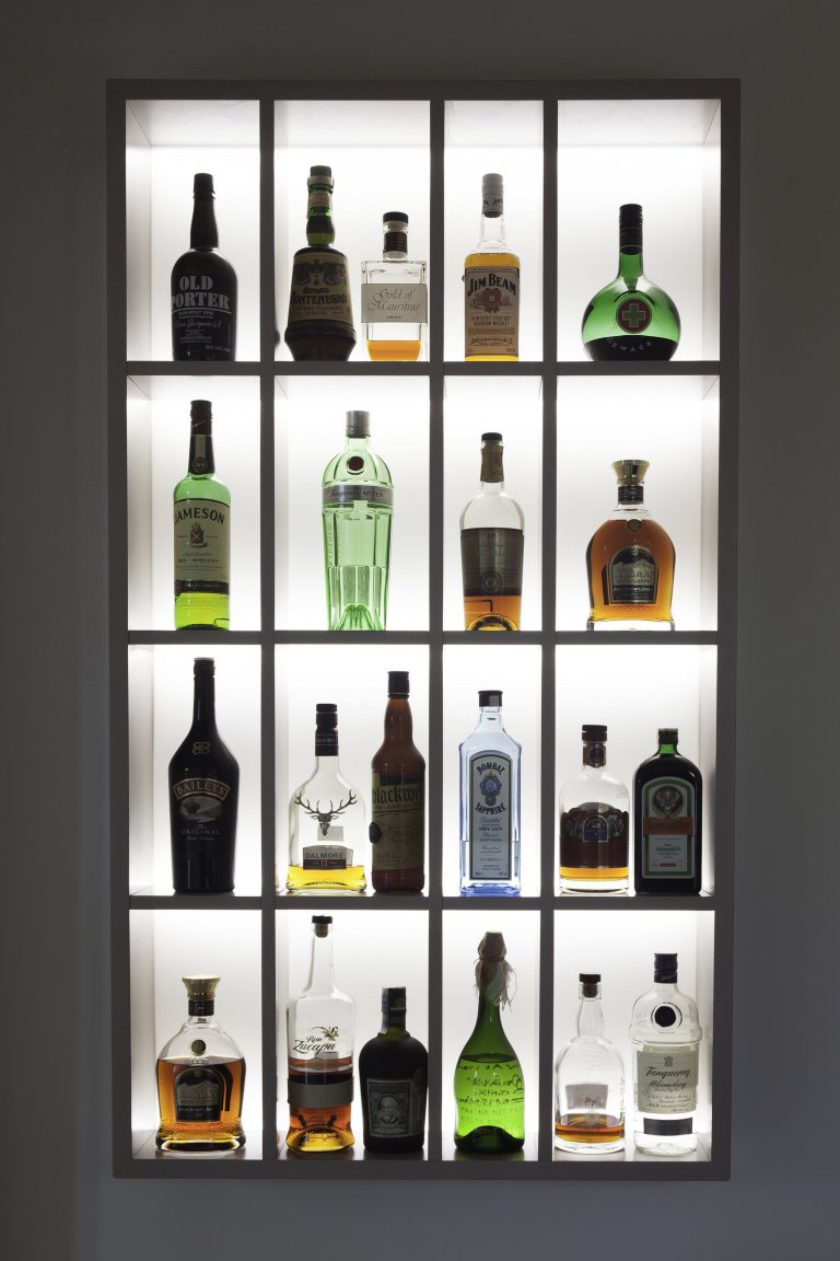 Vše začalo požadavkem na nábytek do koupelny. Nakonec LE BON navrhl a realizoval kompletní interiér. Protože v tomto domě byla už řada prvků, jako podlahy,…