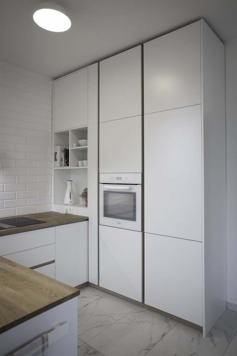 Vše začalo požadavkem na nábytek do koupelny. Nakonec LE BON navrhl a realizoval kompletní interiér. Protože v tomto domě byla už řada prvků, jako podlahy,…