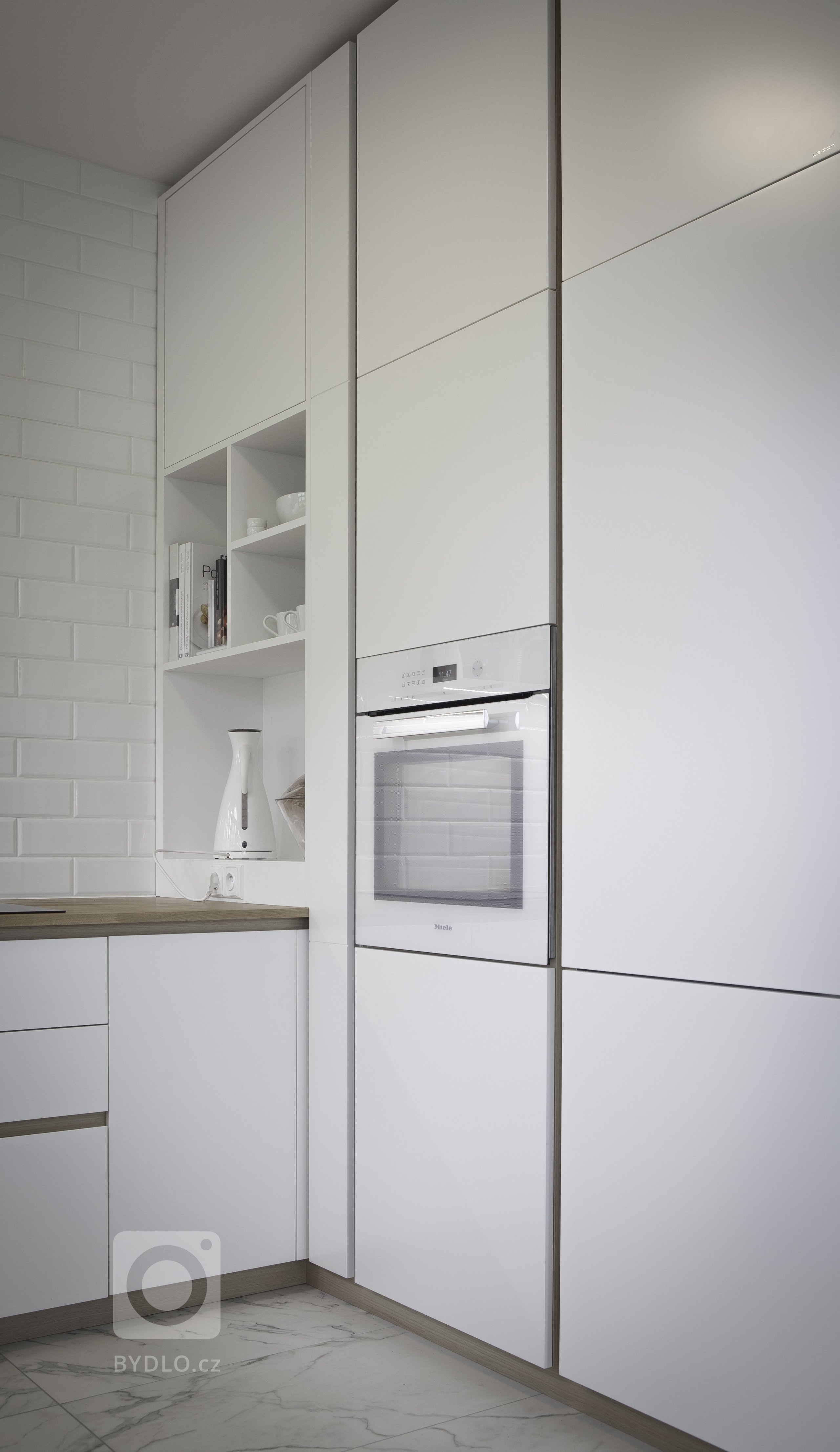 Vše začalo požadavkem na nábytek do koupelny. Nakonec LE BON navrhl a realizoval kompletní interiér. Protože v tomto domě byla už řada prvků, jako podlahy,…