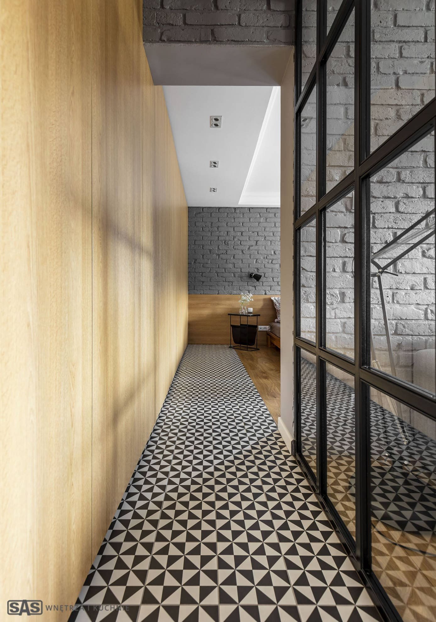 Osobitý interiér - bydlení s šedou