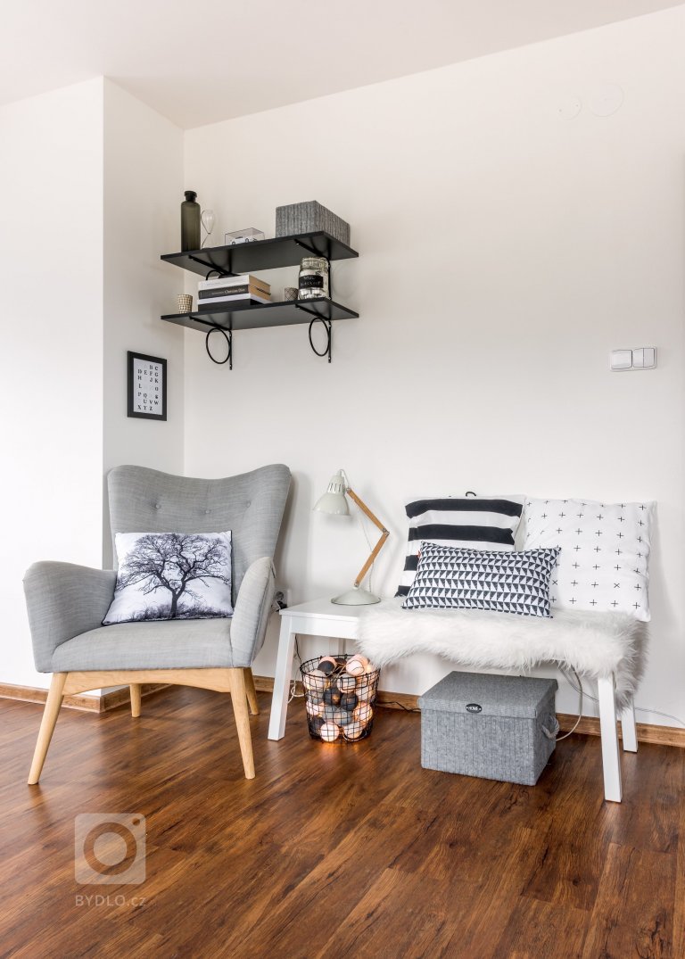 add picture to album