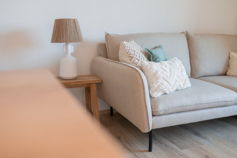 Projekt v nově stojící developerské rezidenci na kraji Zlína, který se odehravá ve stylu Boho.&nbsp;Důraz projektu byl kladený na jednoduchost, prostost a…
