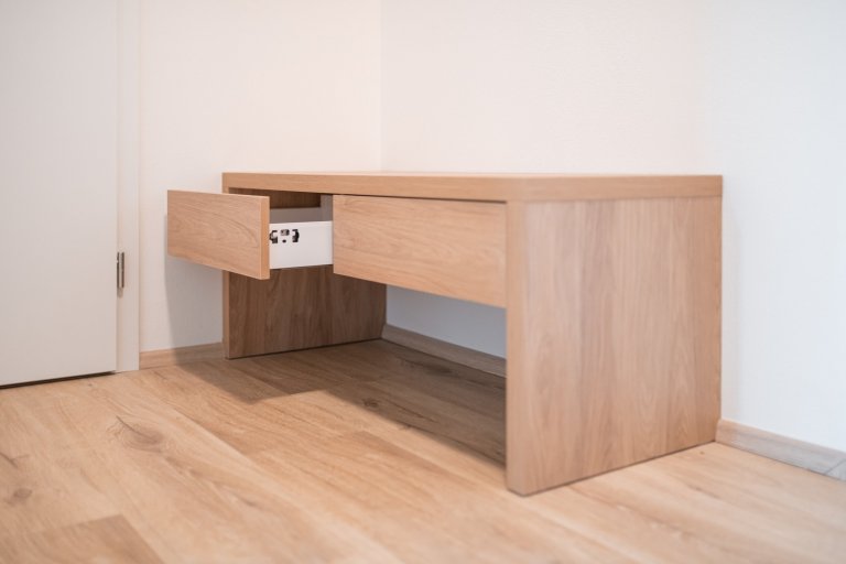 Projekt v nově stojící developerské rezidenci na kraji Zlína, který se odehravá ve stylu Boho.&nbsp;Důraz projektu byl kladený na jednoduchost, prostost a…