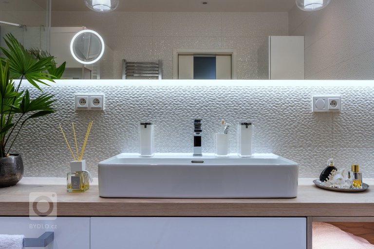 add picture to album