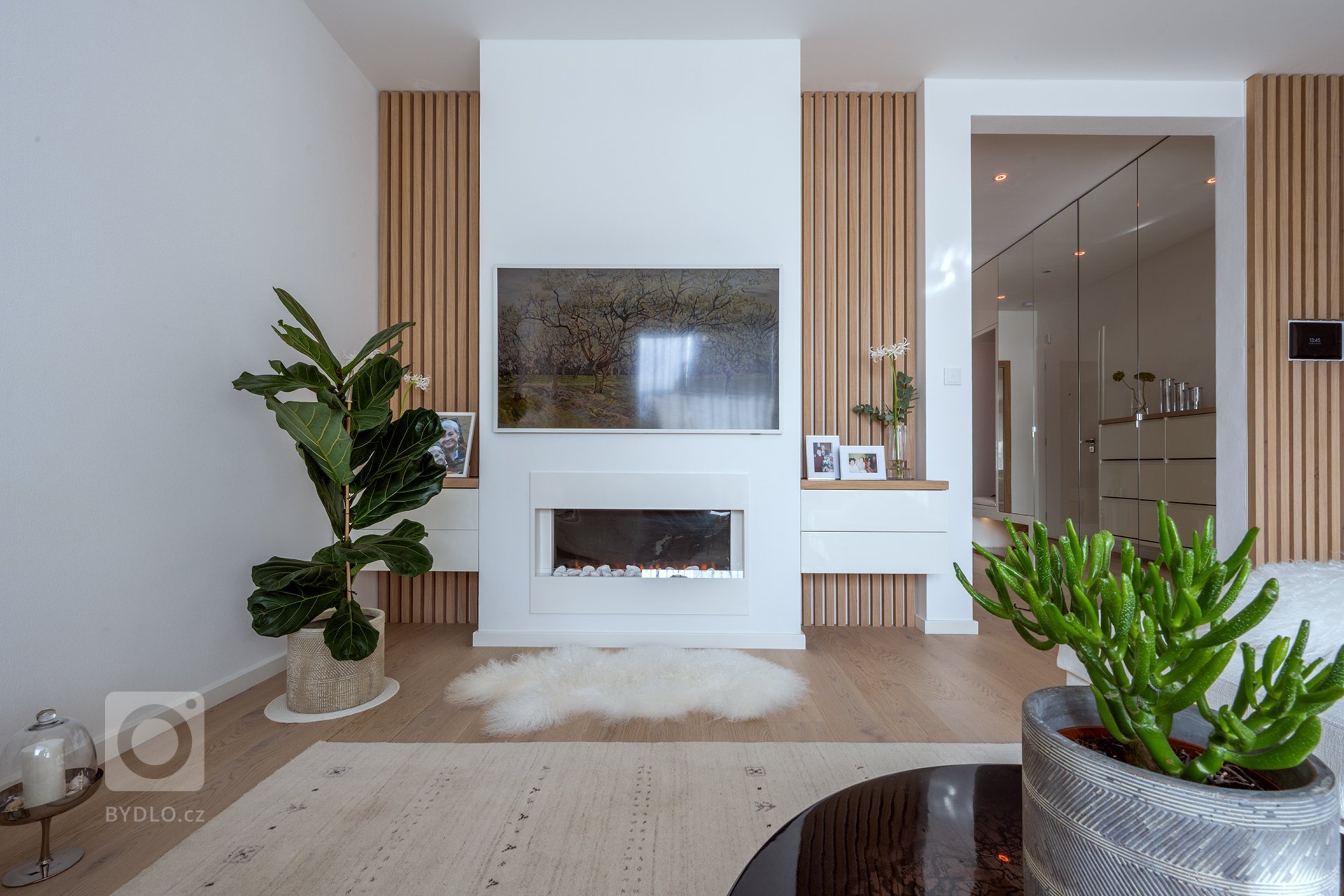 Jedinenčá realizace celého bytu v samotném centru Zlín. Cílem bylo sladit veškére materiály v jedno a nenechat se ovlivnit, tím že to nejde.&nbsp;
