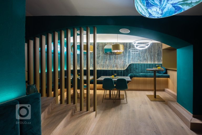 add picture to album