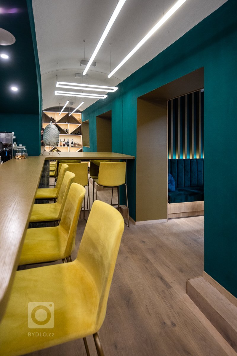 Hlavním požadavkem klienta byla tvorba prostředí, které by přilákalo zákazníky zejména prostřednictvím sociálních sítí. Prosecco &amp; Tapas bar snoubí…