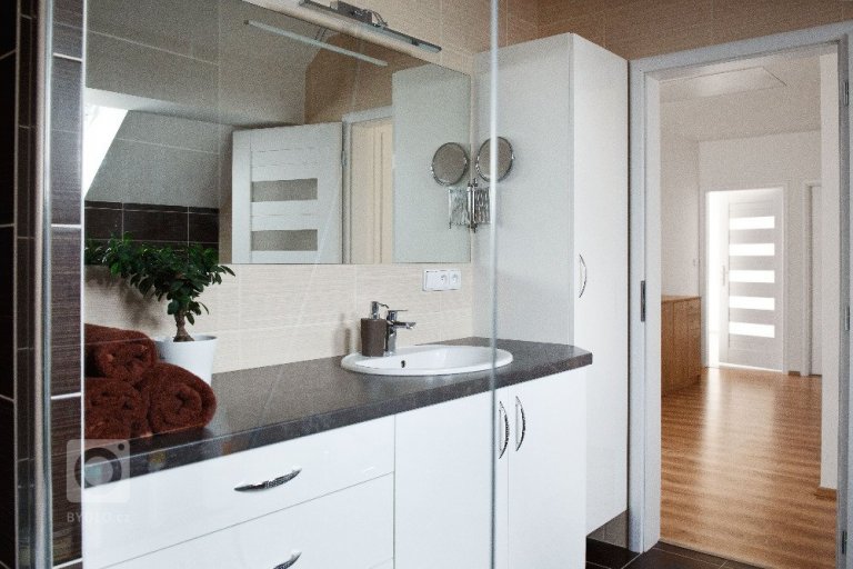 add picture to album