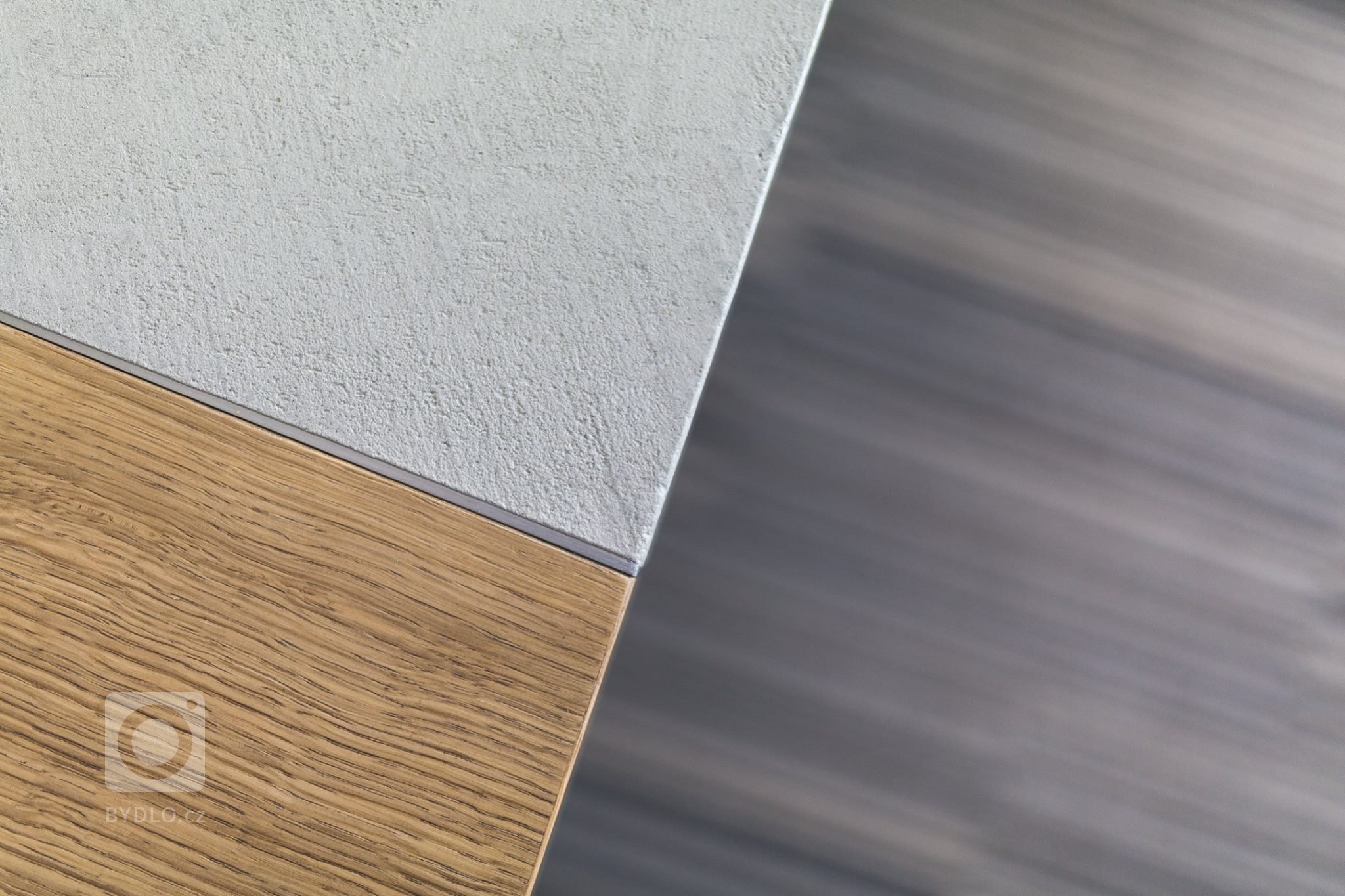 Jedinečný stůl s kombinací betonové stěrky a svíticího loga

&nbsp;

-Akce: Atypický designový&nbsp;stůl

-Autor: Mariana Hendrychová&nbsp;ze studia…