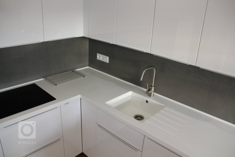 add picture to album