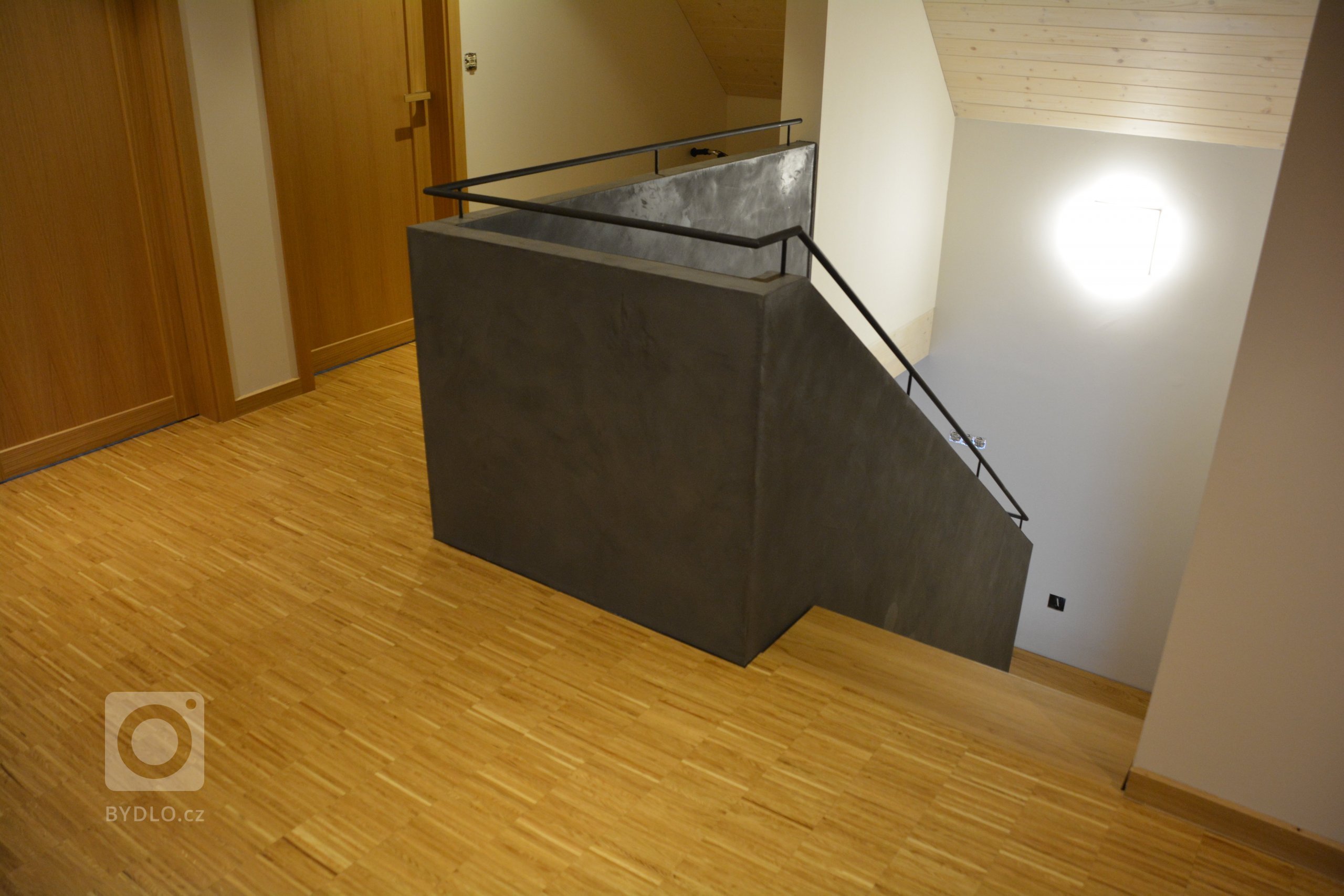 Apartmán uprostřed přírody

&nbsp;

-AKCE: Rodinný dům

-Realizace betonových&nbsp;povrchů:&nbsp;MALDECOR, s.r.o.

-Použité materiály: panDOMO,…