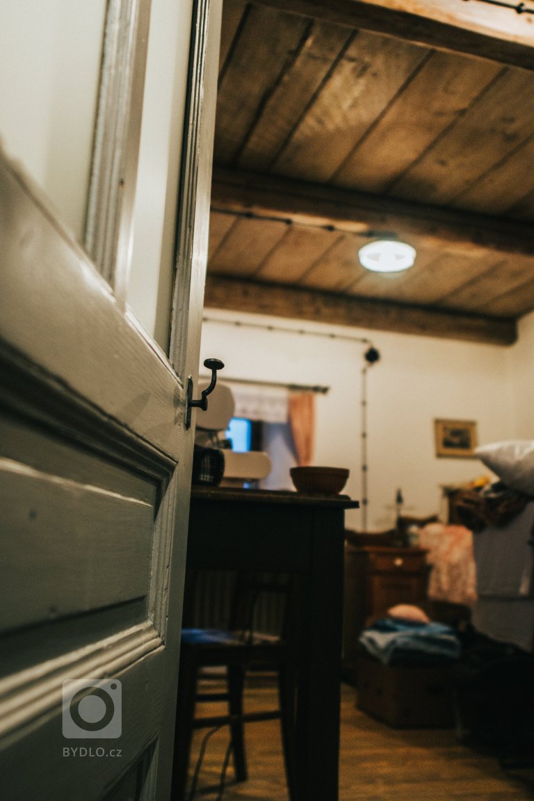 Rekonstrukce 280let staré chalupy pod památnou lípou. Dům byl znehodnocen opravou v 70tých letech a bylo nutno provést kompletní zásah do konstrukcí, výměnu…