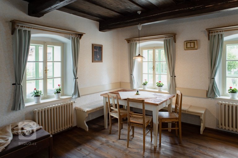 add picture to album