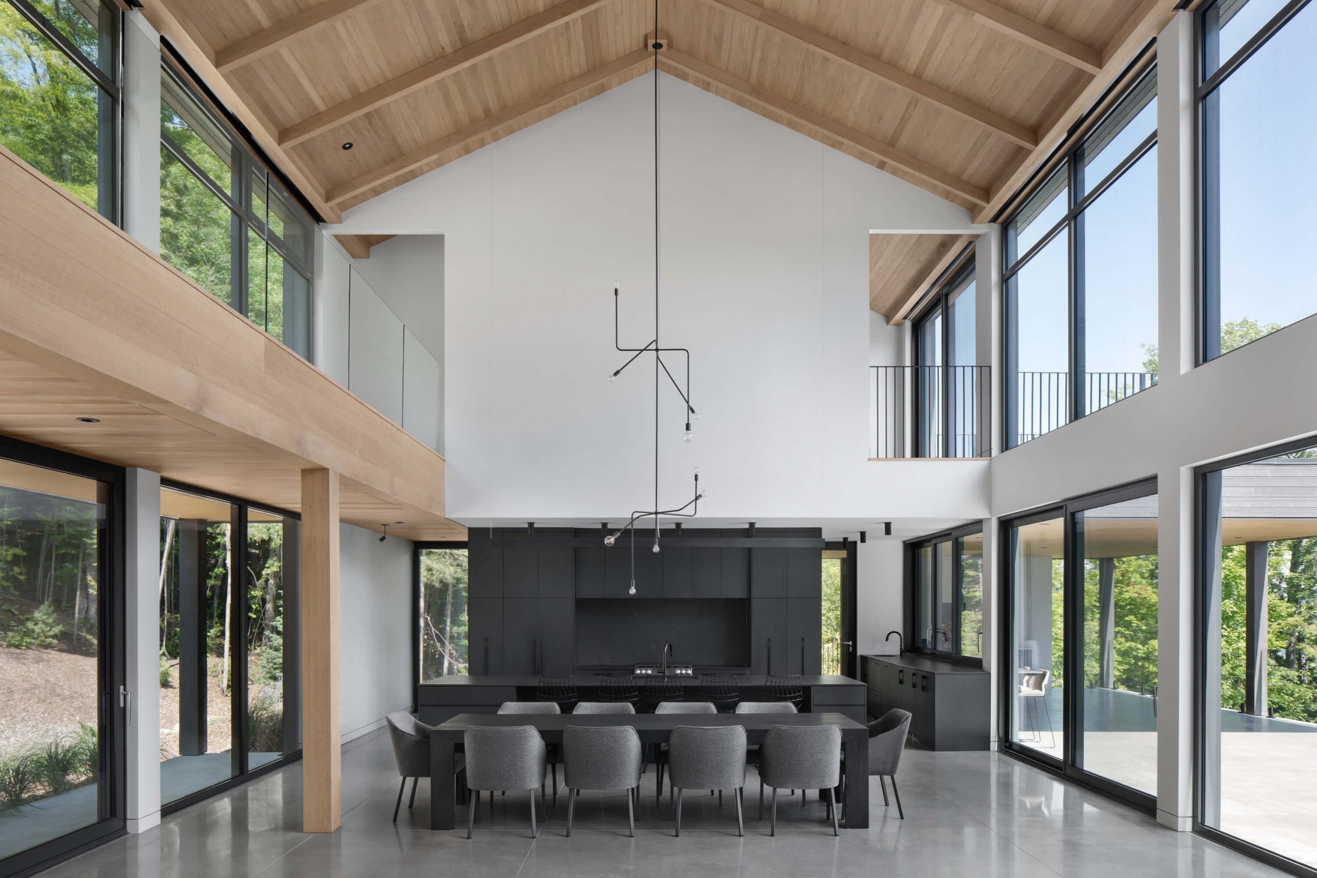 Dům uprostřed kanadské přírody