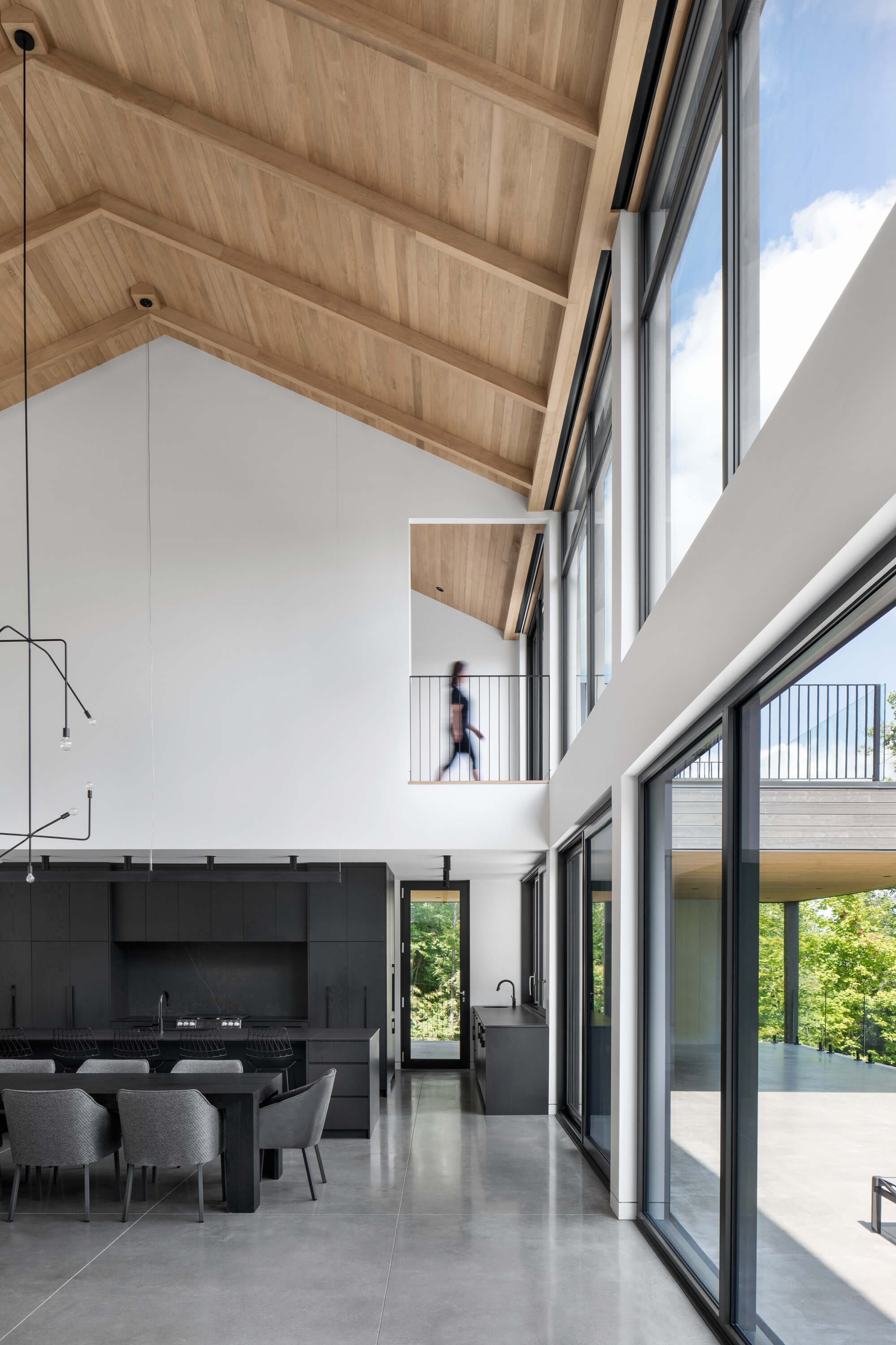 Dům uprostřed kanadské přírody