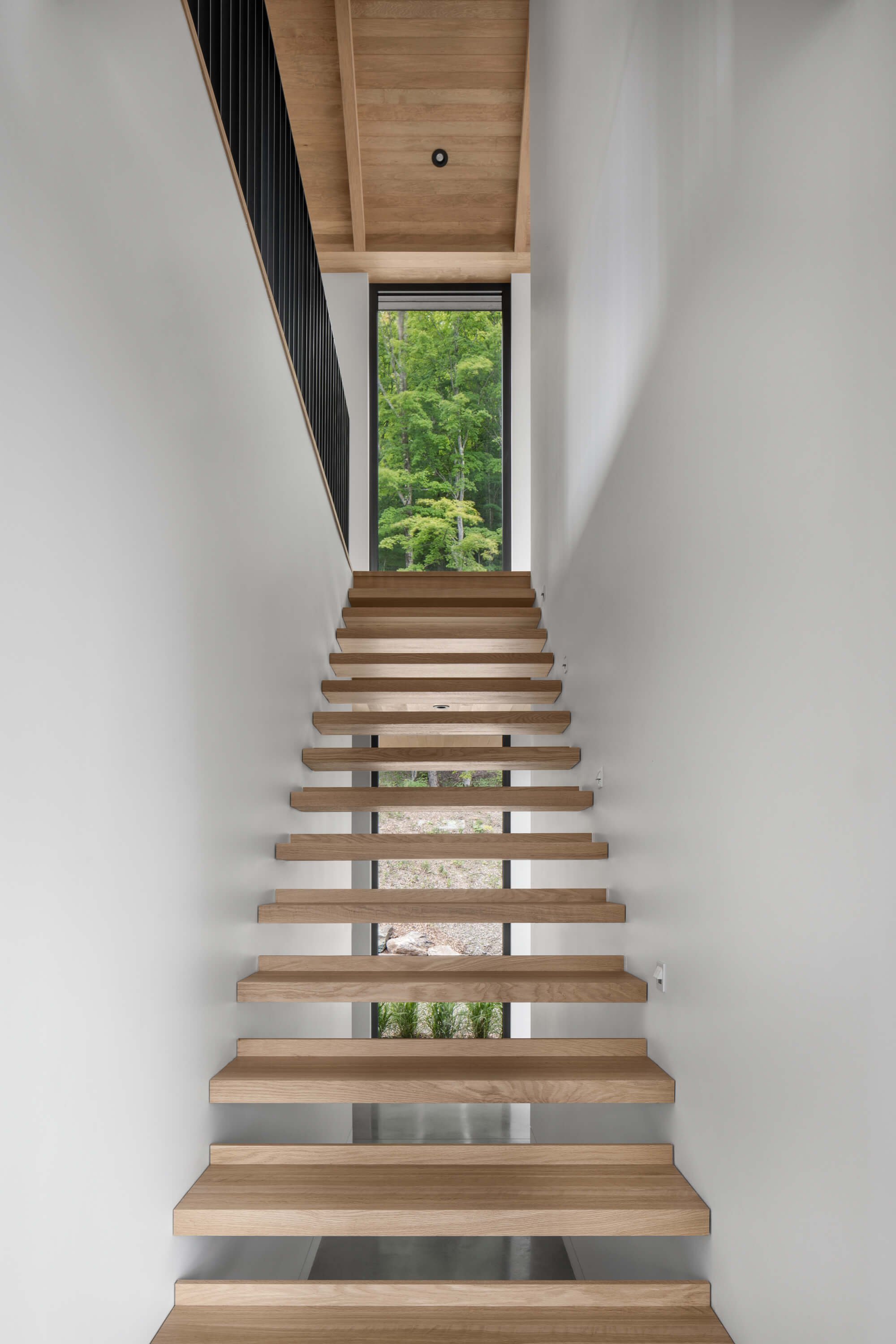 Dům uprostřed kanadské přírody