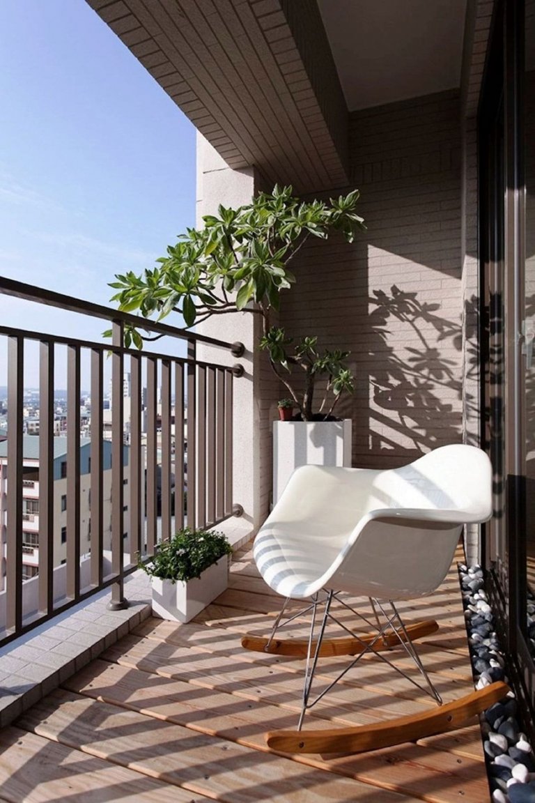 Jak vyzdobit balkon ve městě?