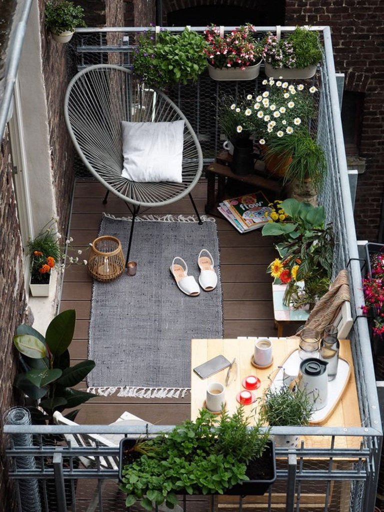 Jak vyzdobit balkon ve městě?